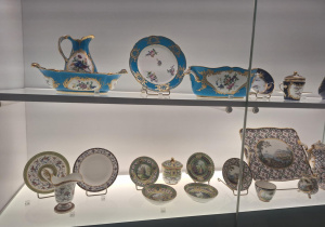 eksponaty w gablocie