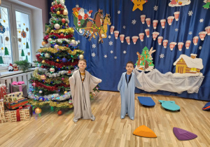 dzieci w workach duszkach