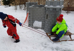 zabawy na śniegu