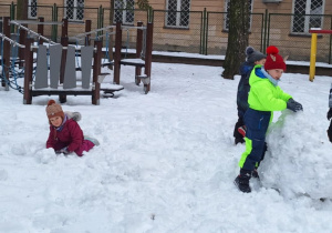 zabawy na śniegu
