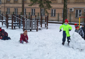 zabawy na śniegu