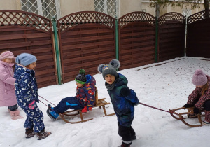 zabawy na śniegu