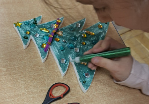 praca plastyczna - choinka